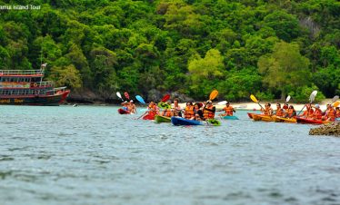 Kayaking in Angthong National Marine Park